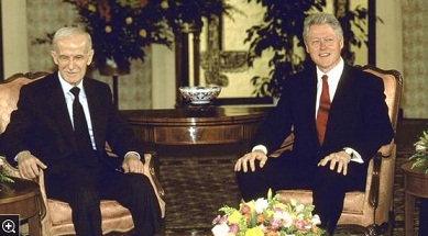 الرئيس الراحل حافظ الأسد مع كلنتون