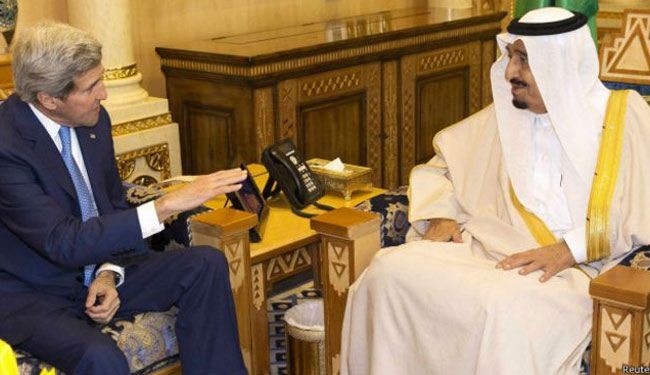 الملك السعودي مستقبلا وزير الخارجية الامريكي