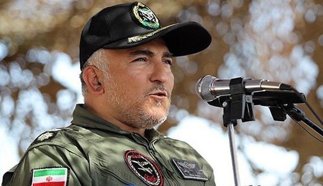 قائد وحدة الطائرات من دون طيار التابعة للقوة البرية للجيش الايراني العقيد رضا خاكي