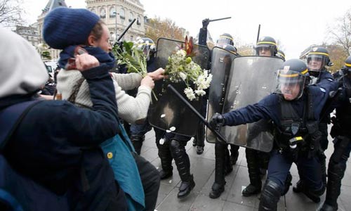 مواجهات بين متظاهرين والشرطة الفرنسية في باريس