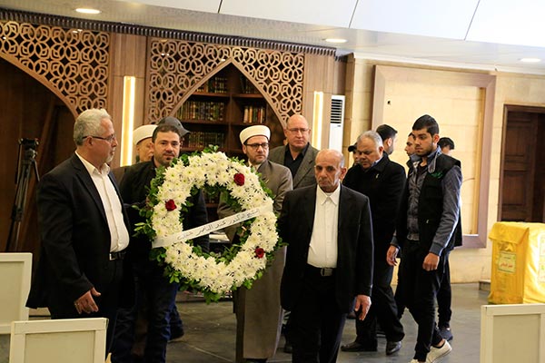 وفد من حركة "الأمة" ولقاء الجمعيات الاسلامية يزور ضريح الشهيد القائد - تصوير عصام قبيسي