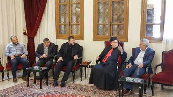 حزب الله يزور الفعاليات المسيحية في صيدا مهنئاً بالفصح المجيد