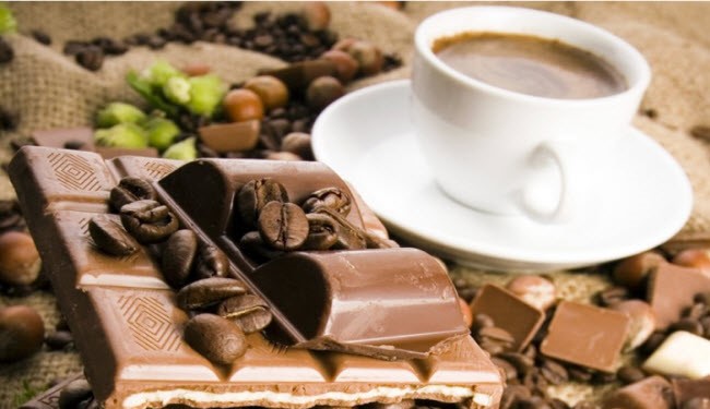 أوضحت الدراسة أن إدمان الشوكولاتة المليئة بالسكر والسعرات الحرارية، أمر مفيد وصحي لجسم الإنسان