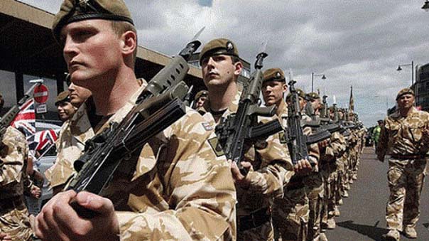 بريطانيا تعتزم إرسال 250 جنديا للعراق وتوفير ذخائر ومعدات لـ"البيشمركة"