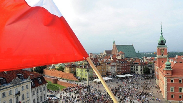 وارسو تحتج على تشبيه ماكرون لكاتشينسكي ببوتين