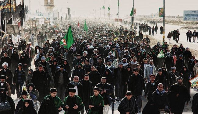 الحشود المليونية تتوافد على كربلاء المقدسة متحدية الارهاب