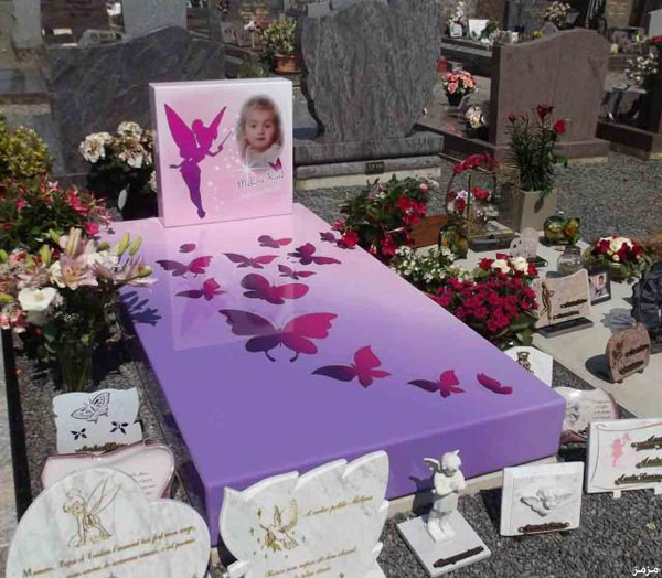 15-Fer-tombal-enfant-papillion-fée-pierre-tombale-funeral-concept-640x582