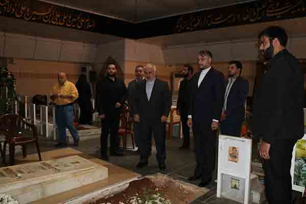 عبد اللهيان زار ضريحي القائدين مغنية وبدر الدين