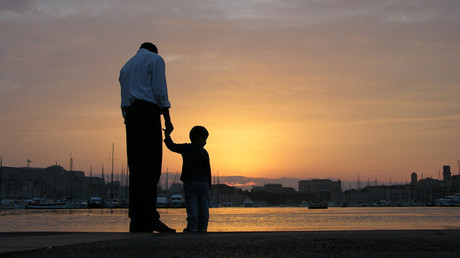 ألمانيا: أبوّة مزيفة مقابل المال والإقامة